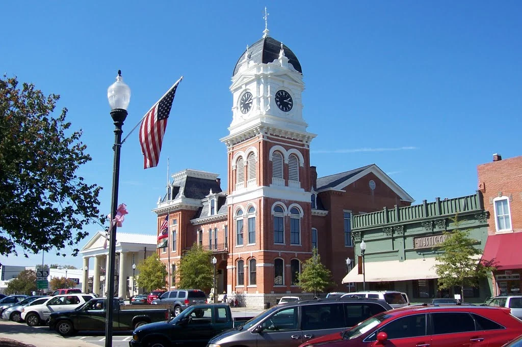 Newton County Courthouse in Covington, Georgia
